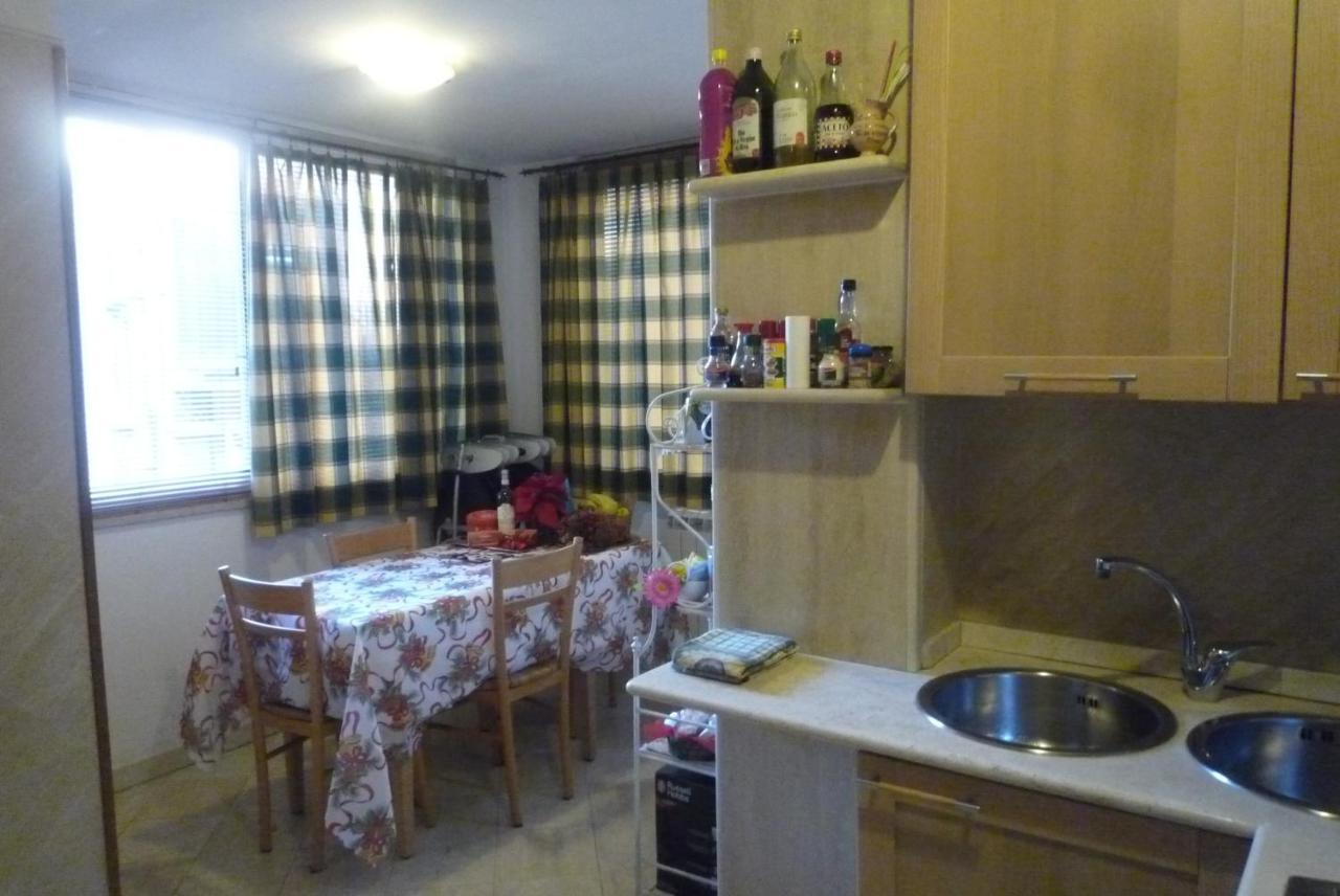 דירות רומא Residenza Mucha חדר תמונה